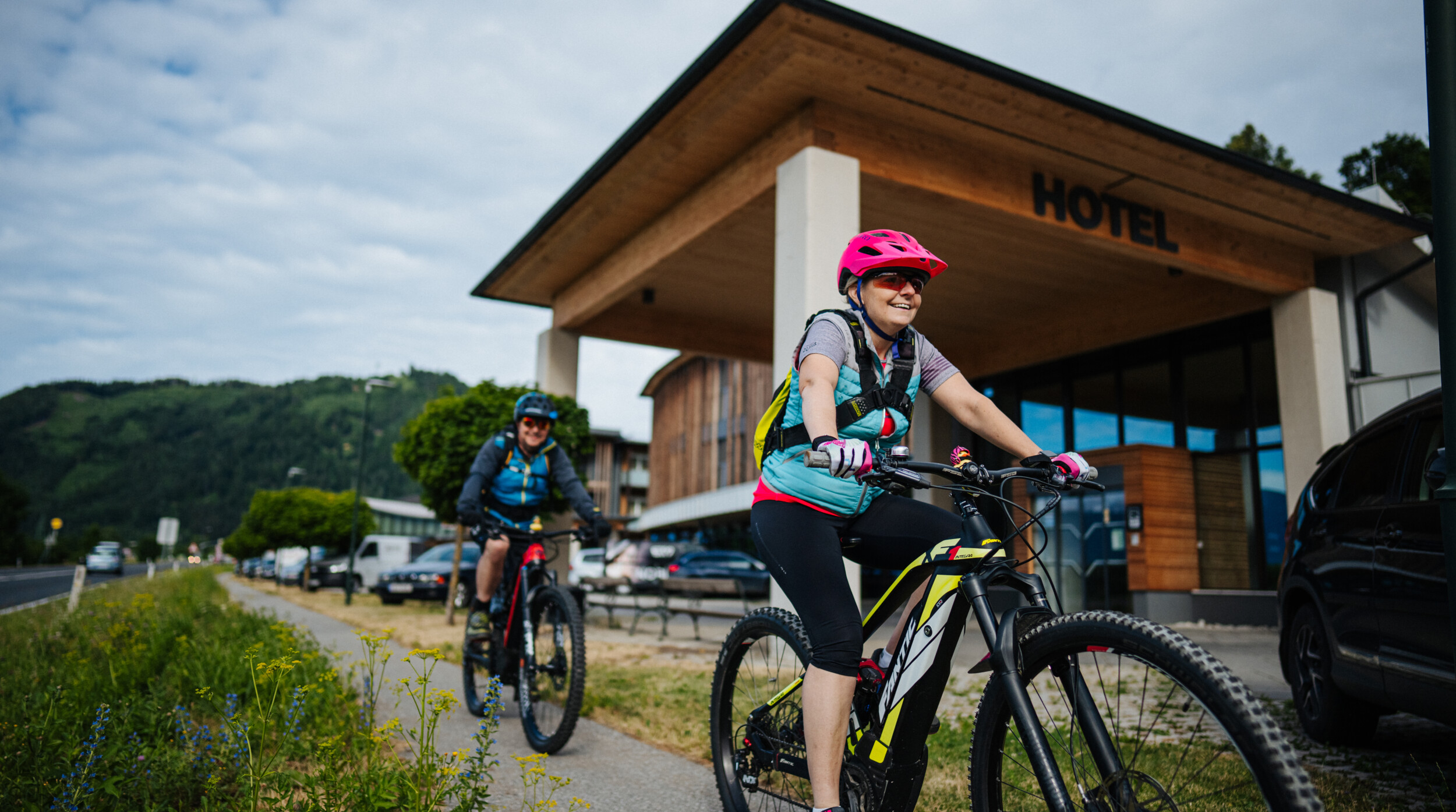Downhill-Biker im Flowgartner Trail in Kärnten