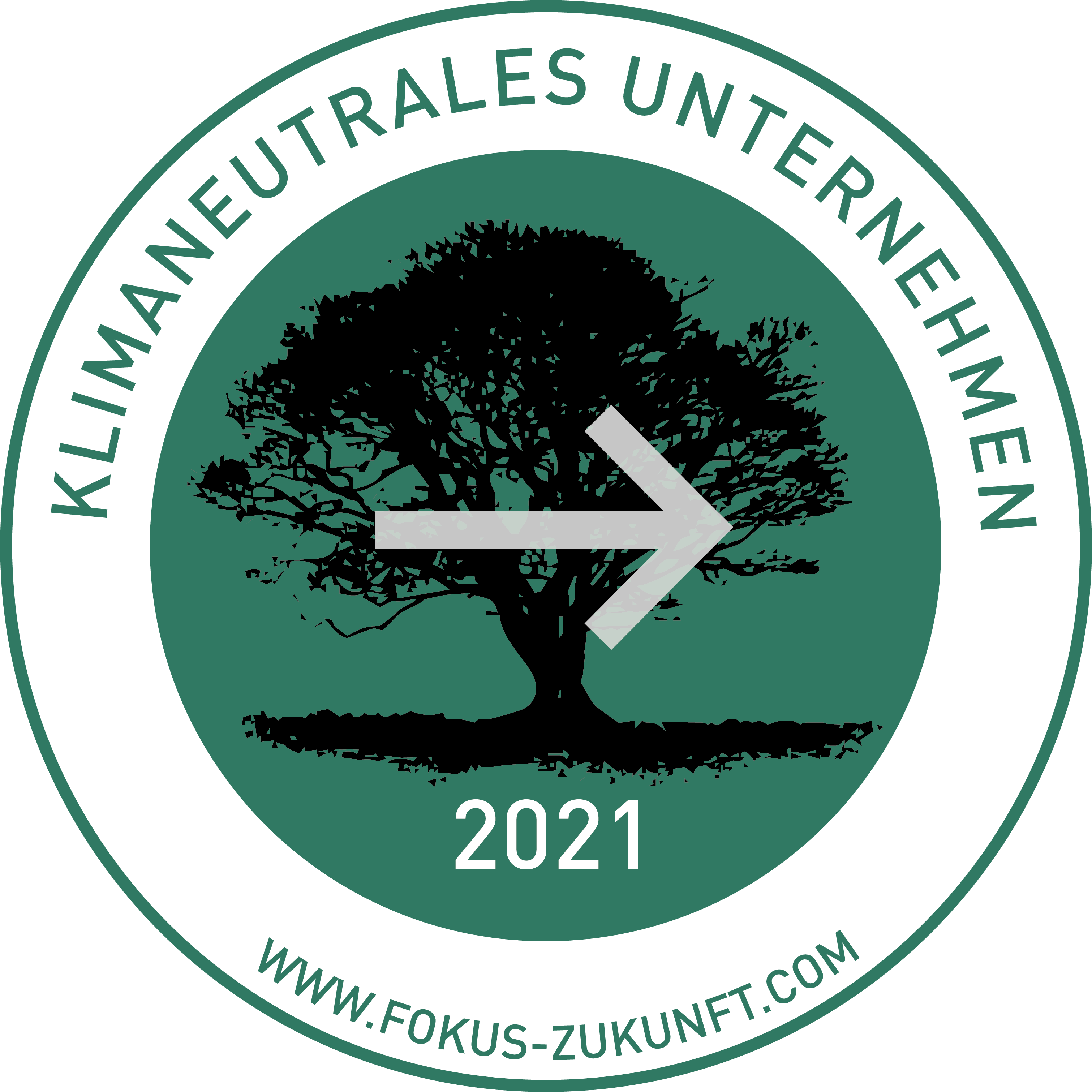 Klimaneutrales Unternehmenszertifikat 2021 mit Baum und Pfeil.