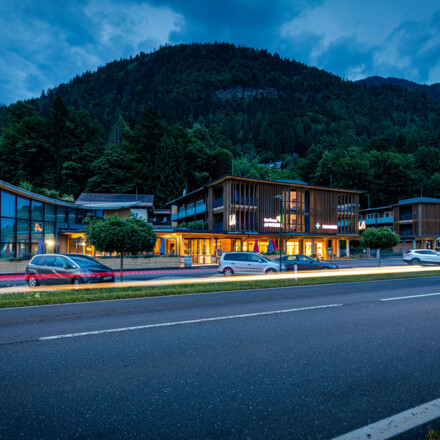 Außenansicht vom Hotel eduCARE, dem Hotel für eine Zwischenübernachtung an der A10 bei Villach